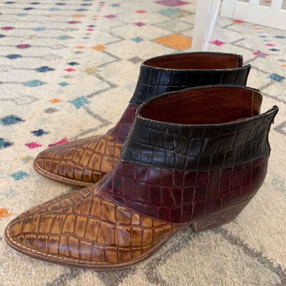 Like new Free People ankle booties